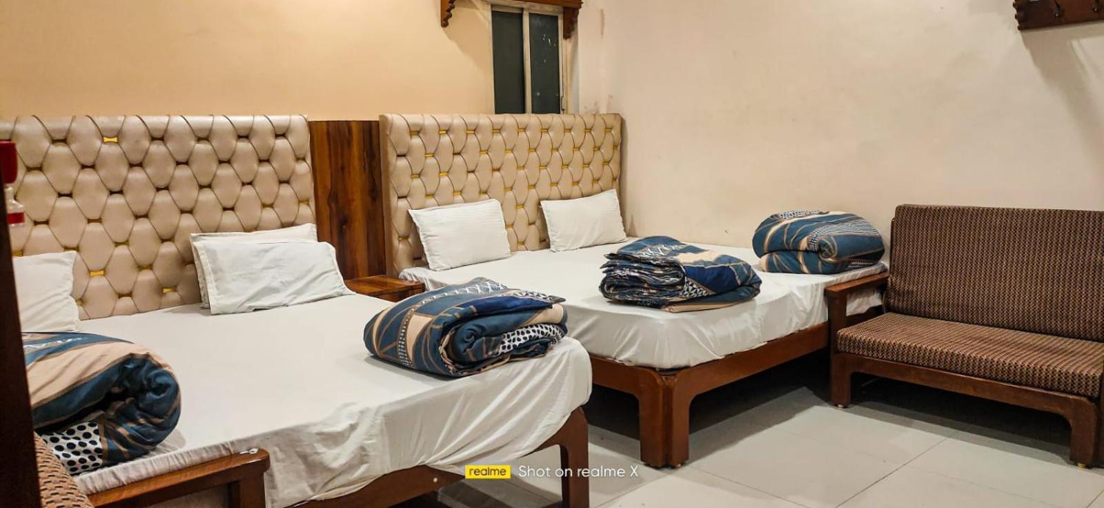 Hotel Pleasure Landmark Ujjain Exteriör bild